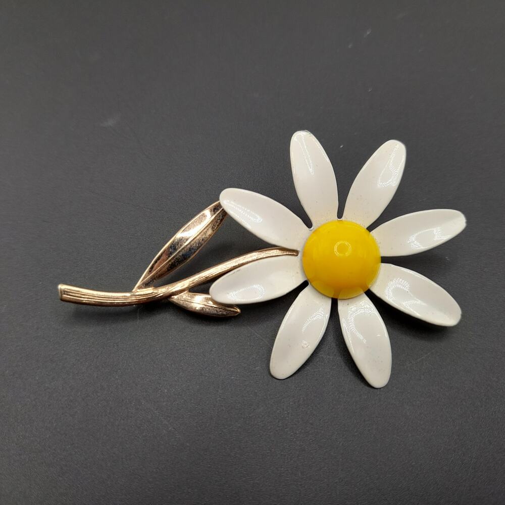 Vintage 1970s Sarah Coventry Daisy Flower Brooch - 3 Inches